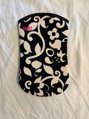 Built x French Bull Black White Vine Floral Slim Neoprene Tablet Kindle Sleeve